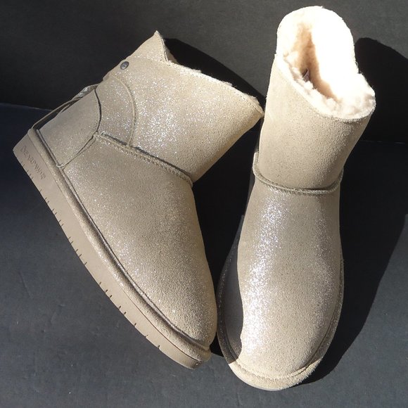 SIZE 5 youth. BEARPAW MIA sheepskin boots